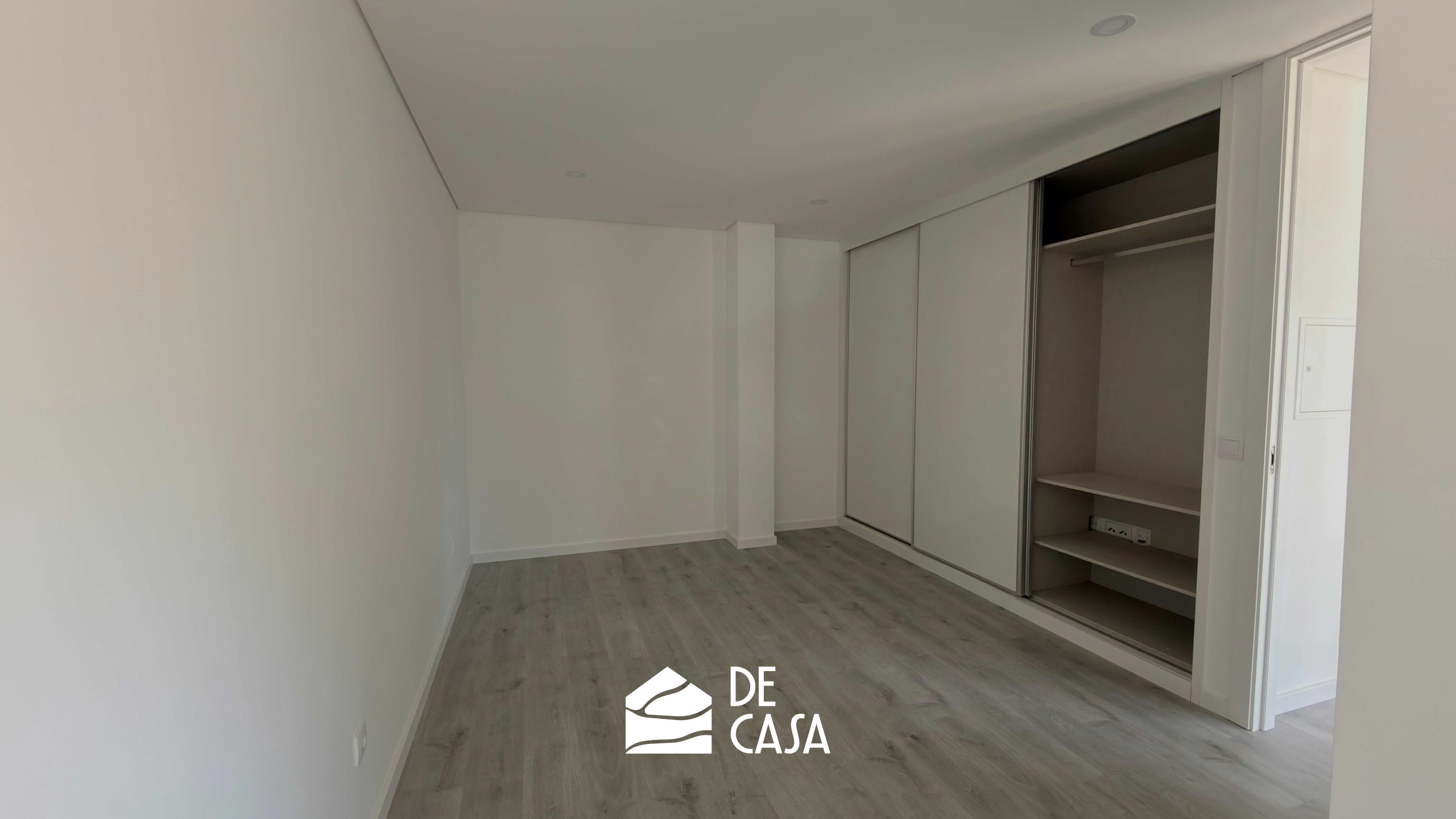 Apartamento T1 em Repeses e S. Salvador