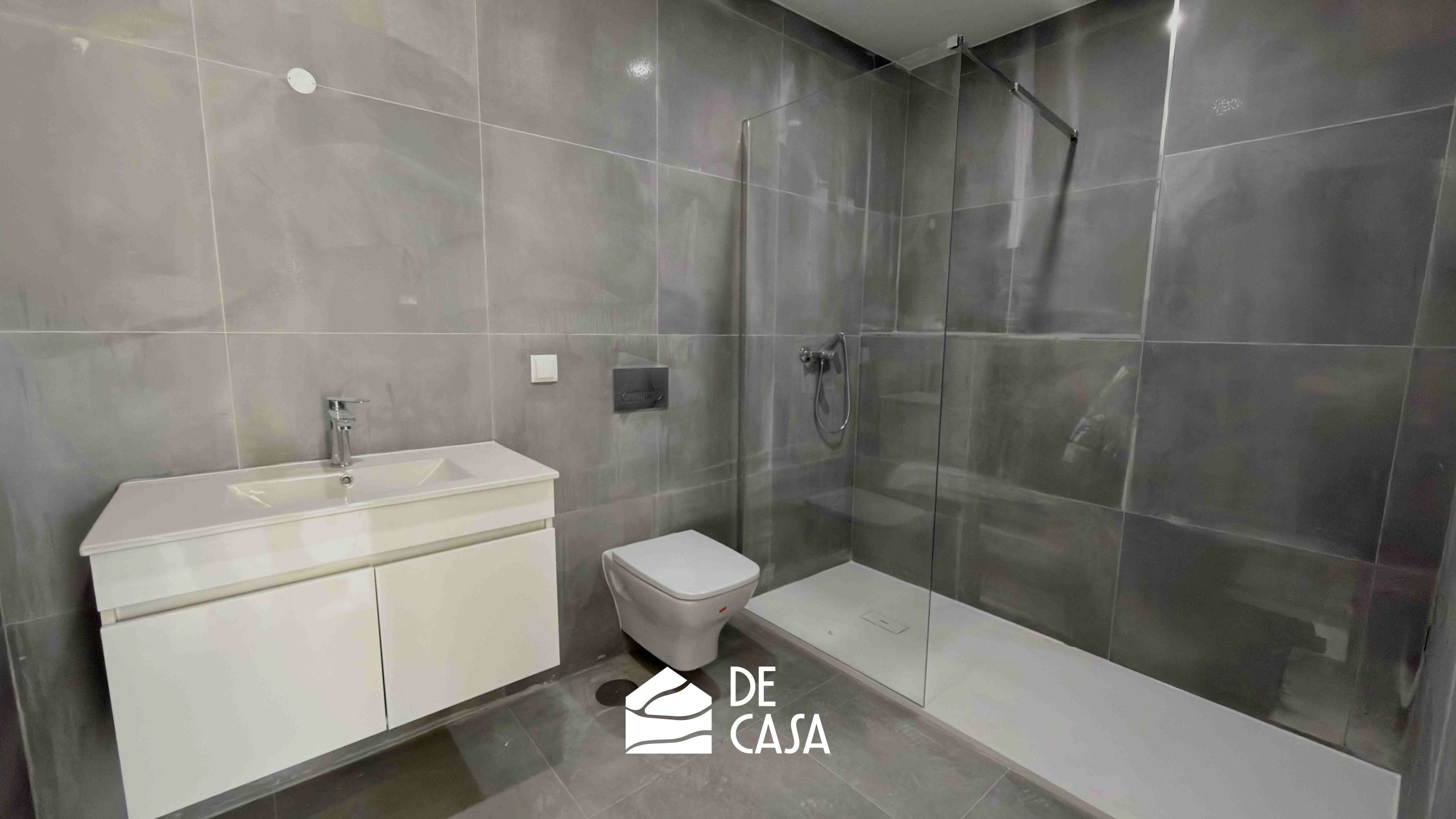 Apartamento T1 em Repeses e S. Salvador