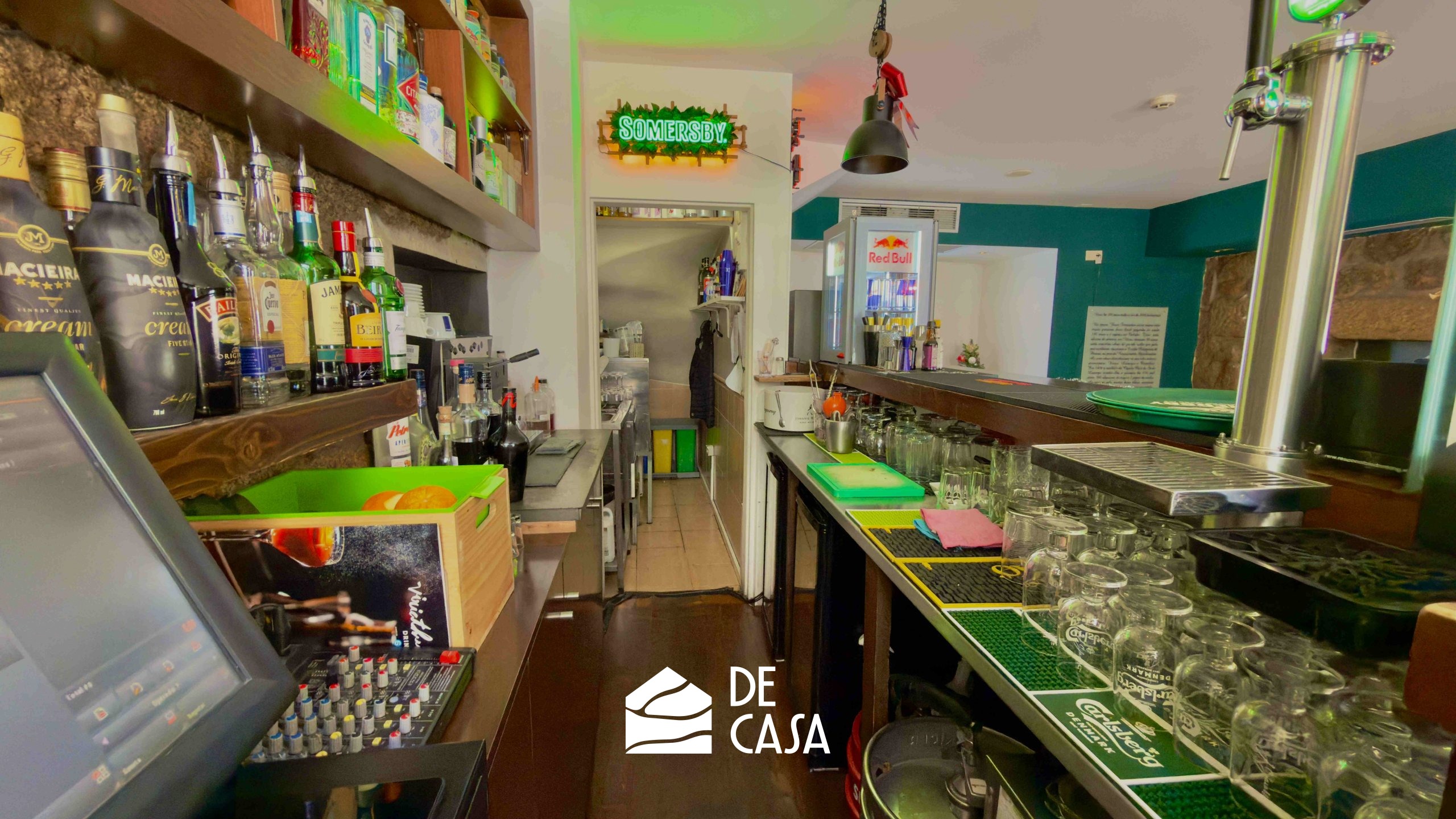 Espaço Comercial para Trespasse: Bar em Pleno Funcionamento!